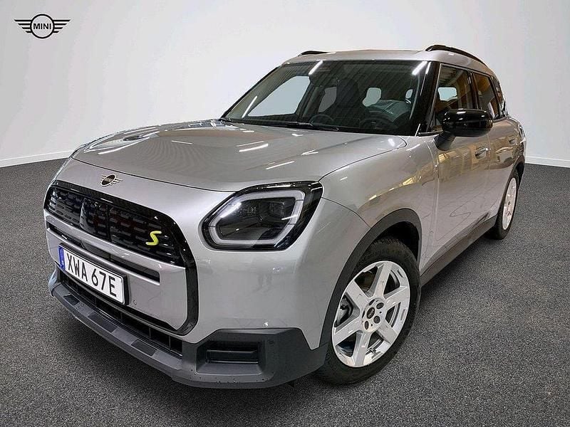 Grå Begagnad 2024 Mini Countryman SUV | 449 900 kr - Bild 1/4