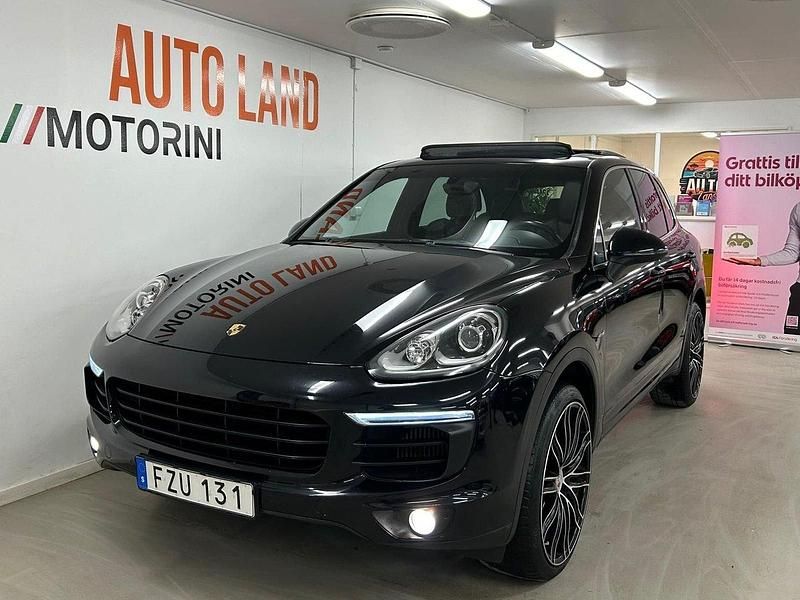 Svart Begagnad 2015 Porsche Cayenne SUV | 399 000 kr (Lite dyr) - Bild 1/4