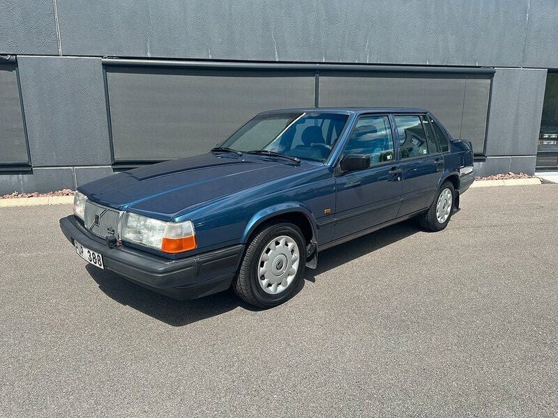 Blå Begagnad 1992 Volvo 940 Sedan | 69 900 kr - Bild 1/4