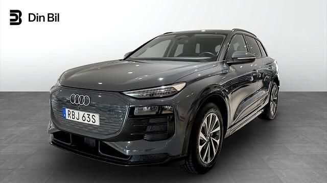 Magnetgrå Begagnad 2024 Audi Q6 e-tron Performance SUV | 749 000 kr (Marknadspris) - Bild 1/4