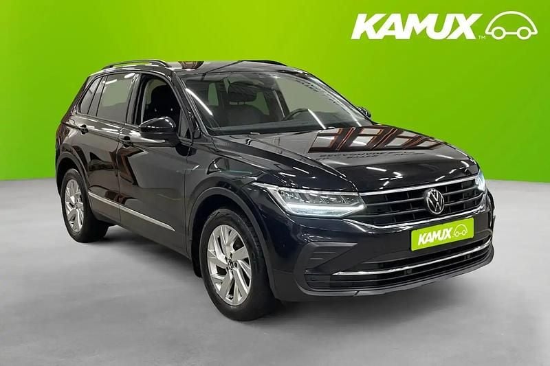 Svart Begagnad 2022 VW Tiguan SUV | 279 700 kr (Bra pris) - Bild 1/3