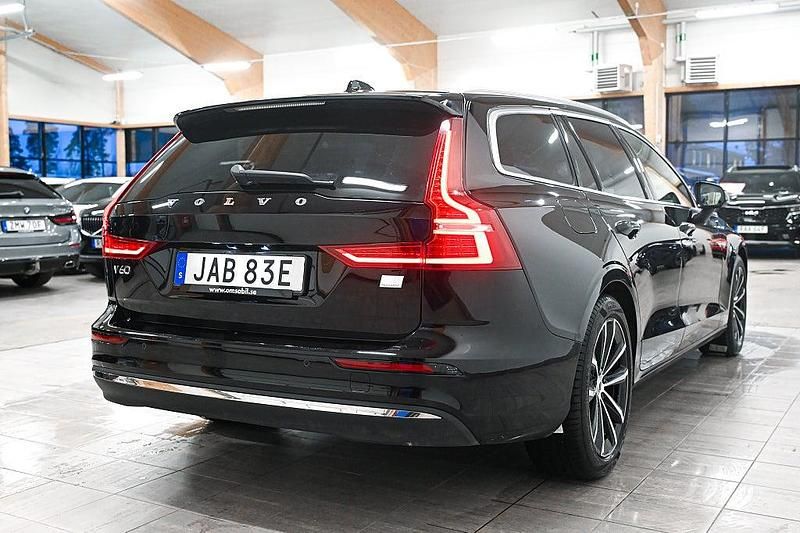 Begagnad Volvo V60 Plus 253 HK (186 kW) 2022 Svart Kombi