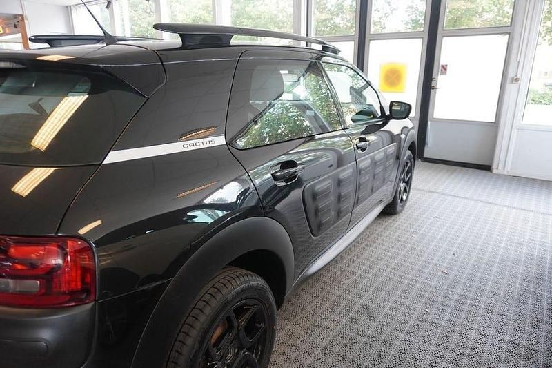 Begagnad Citroën C4 Cactus PureTech 82 HK (60 kW) 2016 Svart Halvkombi