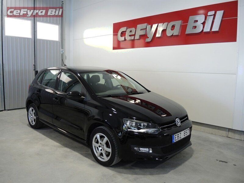 Svart Begagnad 2014 VW Polo Comfortline Halvkombi | 137 000 kr (Lite dyr) - Bild 1/4
