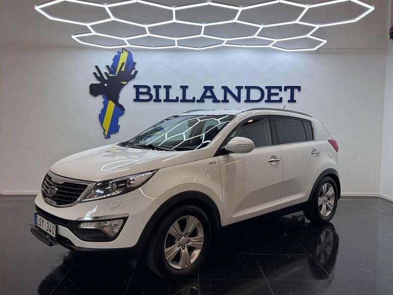 Vit Begagnad 2011 Kia Sportage SUV | 74 900 kr (Marknadspris) - Bild 1/4
