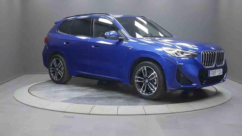 Blå Begagnad 2025 BMW X1 SUV | 569 000 kr - Bild 1/1