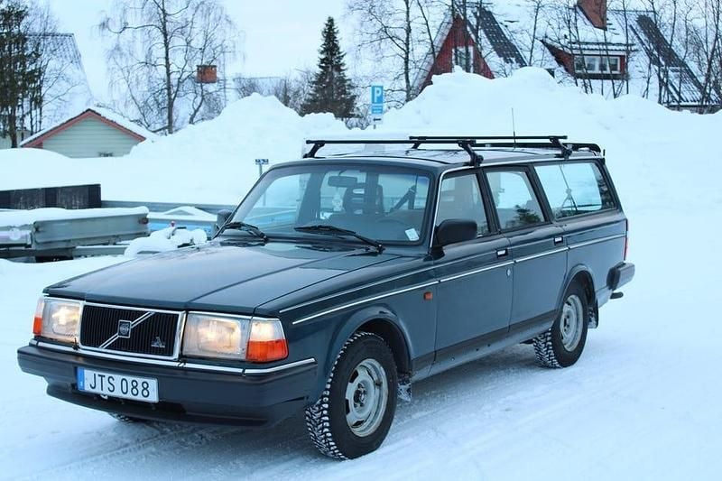 Begagnad Volvo 240 115 HK (84 kW) 1991 Mörkgrön Kombi