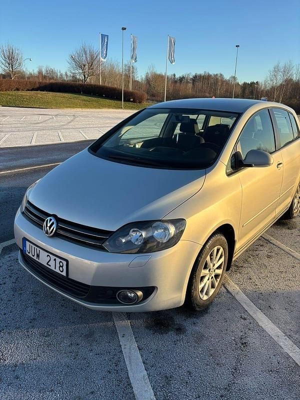 Begagnad 2009 VW Golf VI Halvkombi | 45 000 kr (Marknadspris) - Bild 1/4