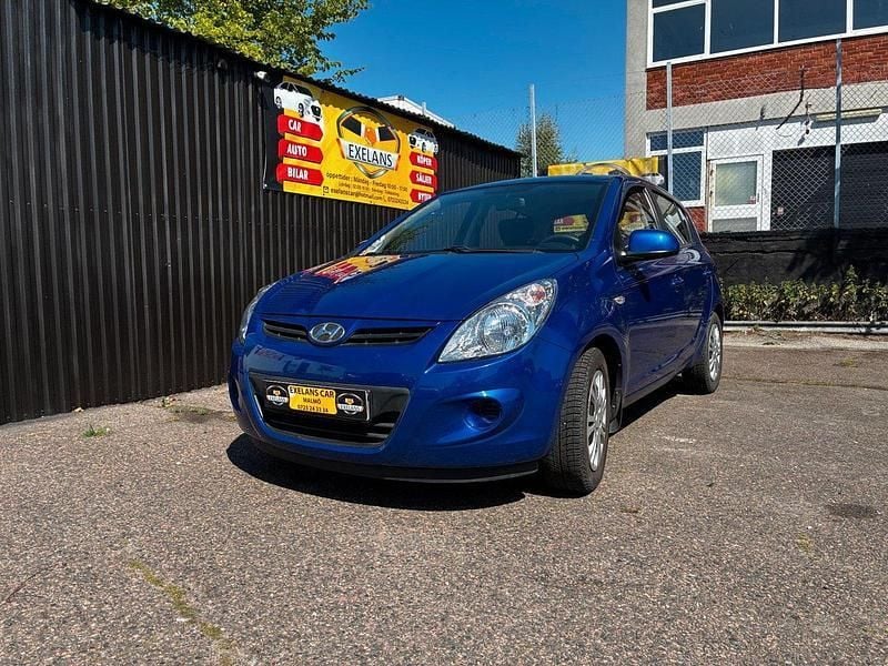 Blå Begagnad 2010 Hyundai i20 Select Halvkombi | 52 900 kr (Marknadspris) - Bild 1/4