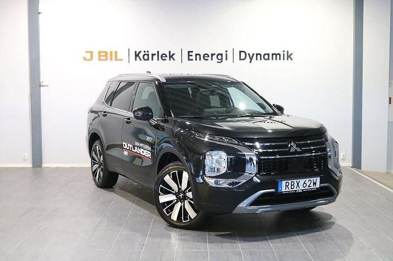 Begagnad Mitsubishi Outlander Instyle 306 HK (225 kW) 2025 Black diamond SUV