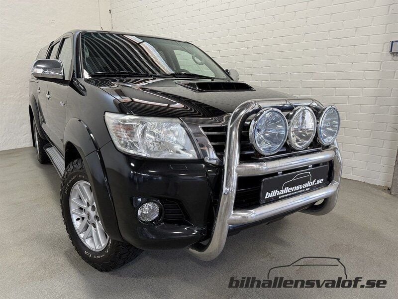 Svart Begagnad 2012 Toyota HiLux SR Pickup | 164 900 kr (Bra pris) - Bild 1/4