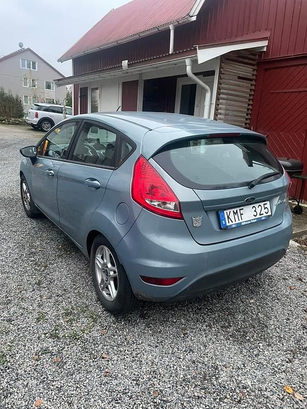 Begagnad 2009 Ford Fiesta Halvkombi | 19 900 kr (Marknadspris) - Bild 1/4
