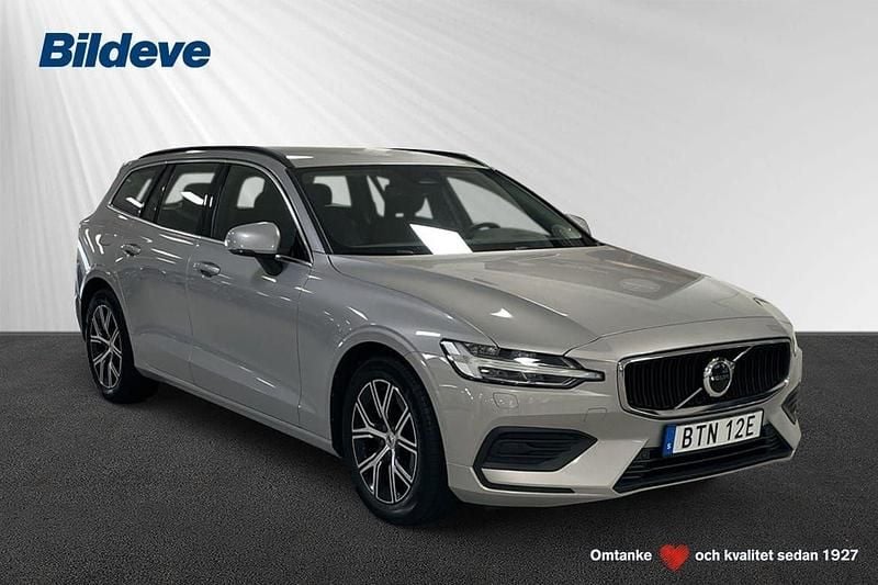 Silver Begagnad 2022 Volvo V60 Core Kombi | 289 900 kr (Bra pris) - Bild 1/4