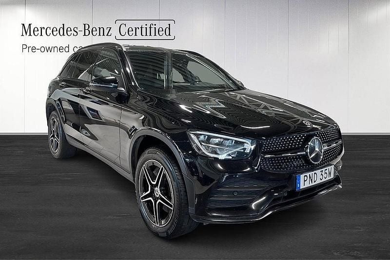 Begagnad Mercedes GLC300e 2022 Svart
