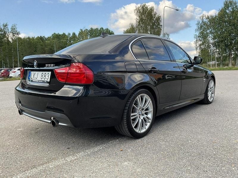 Svart Begagnad 2010 BMW 335 Comfort Edition Sedan | 215 000 kr (Dyr) - Bild 1/4