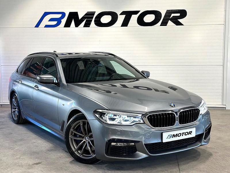 Blå Begagnad 2017 BMW 530 M Sport Kombi | 329 900 kr (Marknadspris) - Bild 1/4