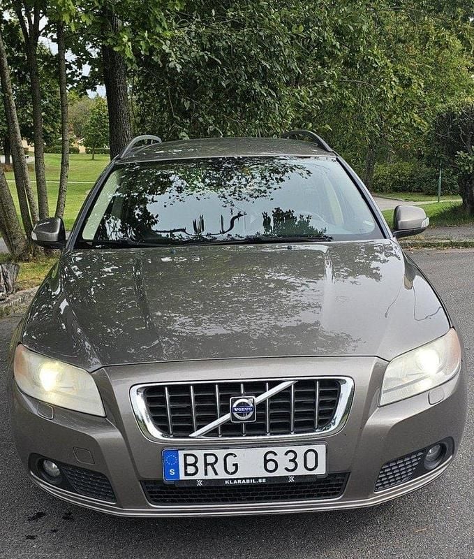 Begagnad 2008 Volvo V70 Kombi | 52 000 kr (Bra pris) - Bild 1/4
