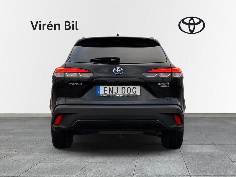 Begagnad Toyota Corolla Cross Style 200 HK (147 kW) 2022 Svart SUV