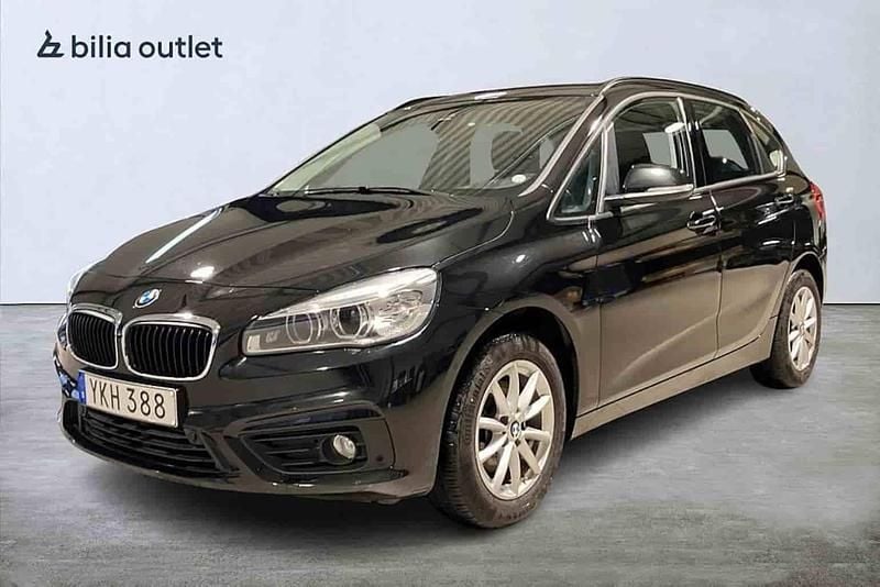Svart Begagnad 2017 BMW 218 Active Tourer Minibuss | 154 900 kr (Marknadspris) - Bild 1/1