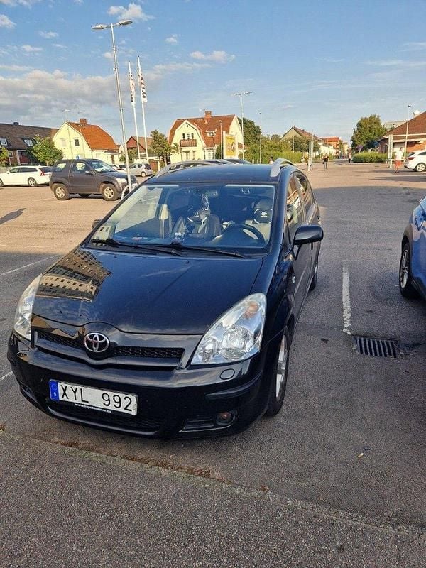 Svart Begagnad 2006 Toyota Corolla Verso Minibuss | 40 000 kr - Bild 1/4