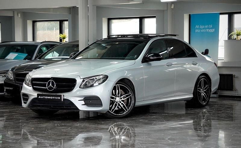 Silver Begagnad 2017 Mercedes E220 AMG line Sedan | 299 900 kr (Marknadspris) - Bild 1/4