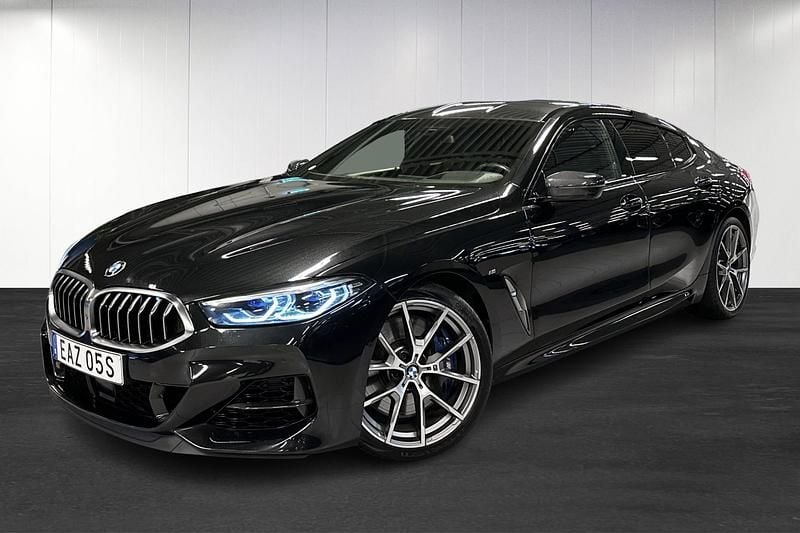 Svart (black) Begagnad 2020 BMW M850 M Sport Sportkupé | 699 000 kr (Superpris) - Bild 1/4
