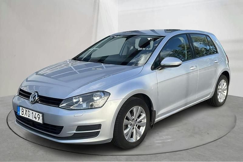 Silver Begagnad 2015 VW Golf VII | 89 900 kr (Marknadspris) - Bild 1/4