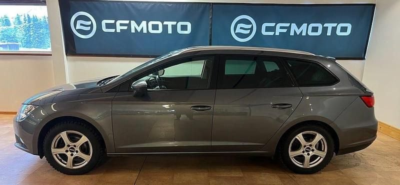 Begagnad Seat Leon ST 105 HK (77 kW) 2014 Grå Kombi