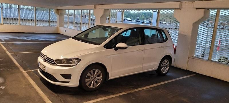 Vit Begagnad 2017 VW Golf VII Halvkombi | 115 000 kr (Bra pris) - Bild 1/4