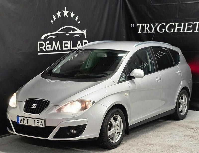Silver Begagnad 2013 Seat Altea XL Minibuss | 59 800 kr (Lite dyr) - Bild 1/4