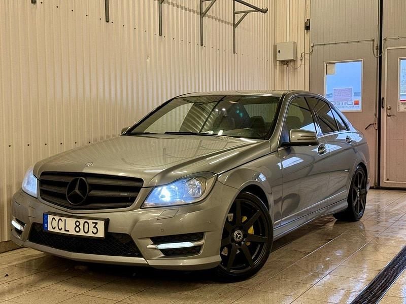 Silver Begagnad 2013 Mercedes C220 AMG Sedan | 135 000 kr (Marknadspris) - Bild 1/4