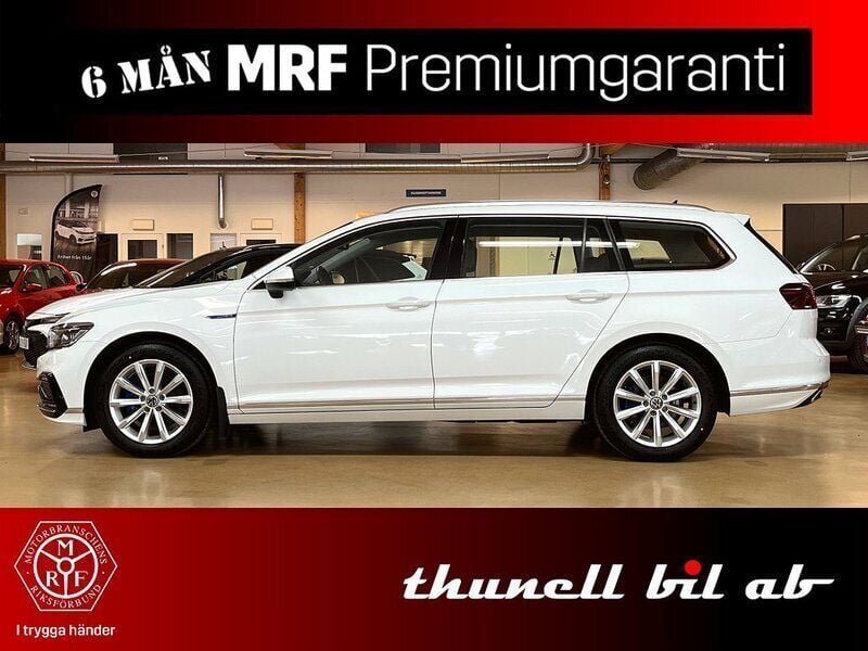 Vit Begagnad 2020 VW Passat GTE Kombi | 254 500 kr (Marknadspris) - Bild 1/4
