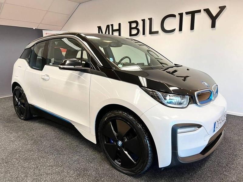 Vit Begagnad 2018 BMW i3 Comfort Edition Halvkombi | 164 900 kr (Dyr) - Bild 1/4
