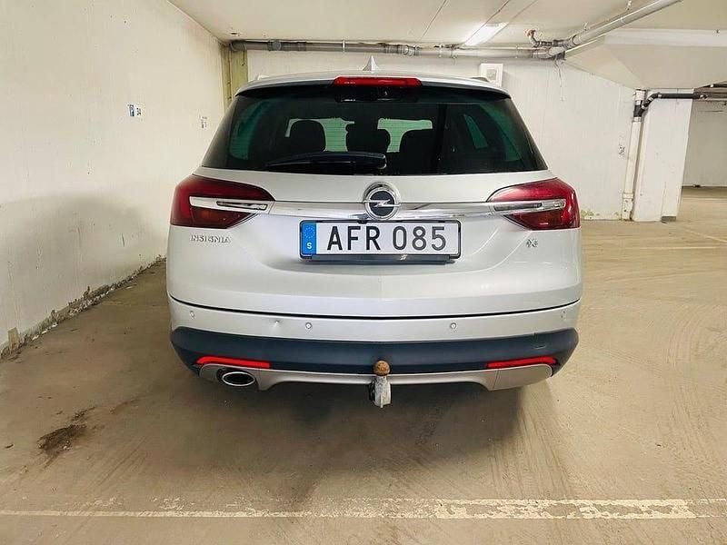 Begagnad Opel Insignia Country Tourer Business 170 HK (125 kW) 2016 Grå Kombi