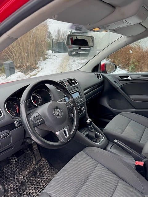 Begagnad VW Golf VI 102 HK (75 kW) 2011 Halvkombi