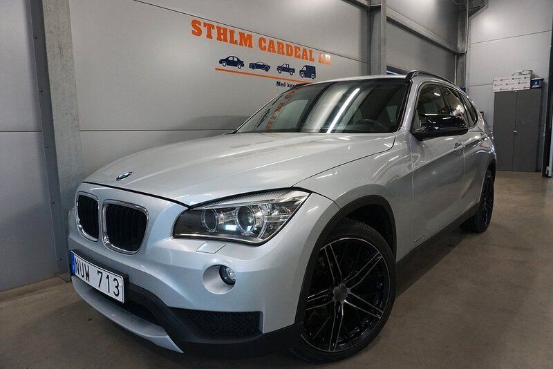 Silver Begagnad 2012 BMW X1 SUV | 164 900 kr (Lite dyr) - Bild 1/4