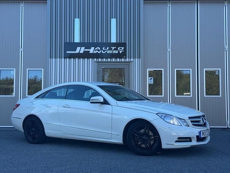Vit Begagnad 2011 Mercedes E250 Sportkupé | 114 900 kr (Bra pris) - Bild 1/4