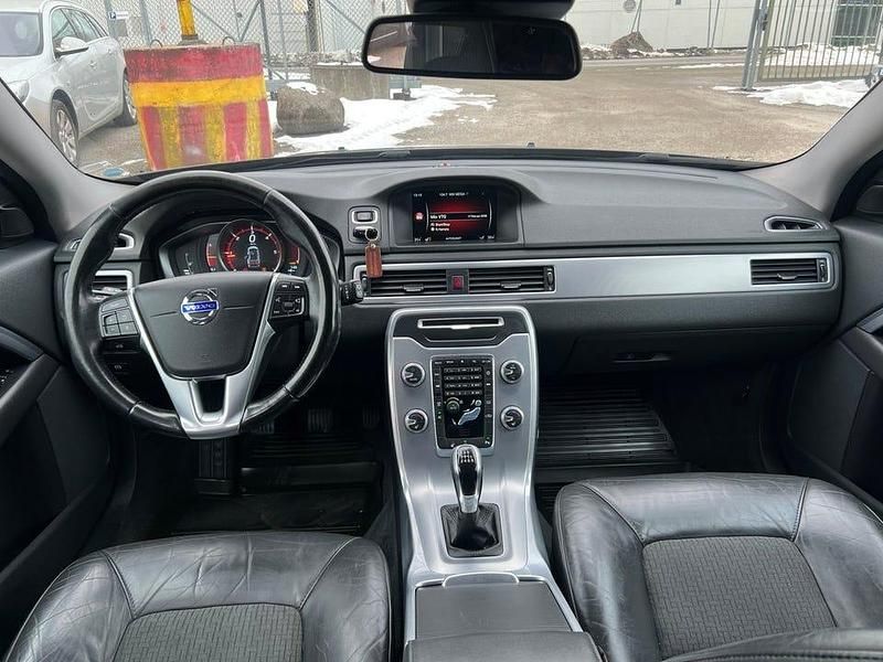 Begagnad Volvo V70 Momentum 181 HK (133 kW) 2014 Grå Kombi