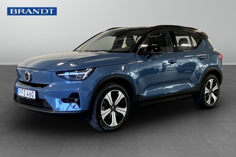 Blå Begagnad 2023 Volvo XC40 Plus SUV | 389 900 kr - Bild 1/3