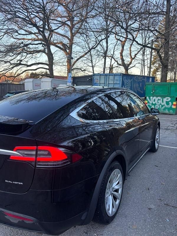 Begagnad 2020 Tesla Model X SUV | 329 000 kr (Bra pris) - Bild 1/4