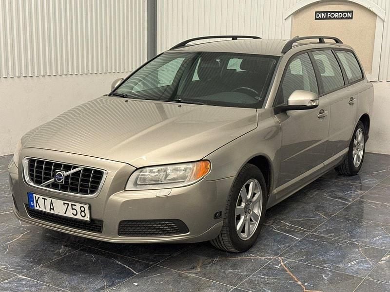 Begagnad Volvo V70 Kinetic 146 HK (107 kW) 2010 Ljusbrun Kombi