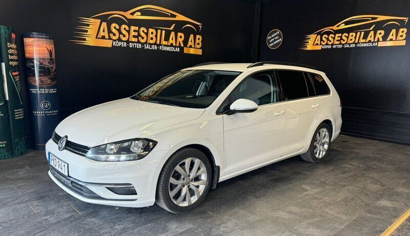 Vit Begagnad 2017 VW Golf VII Kombi | 149 900 kr (Bra pris) - Bild 1/1