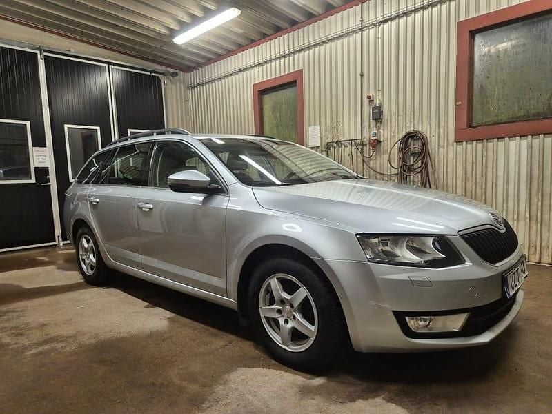 Begagnad Skoda Octavia 110 HK (80 kW) 2016 Halvkombi