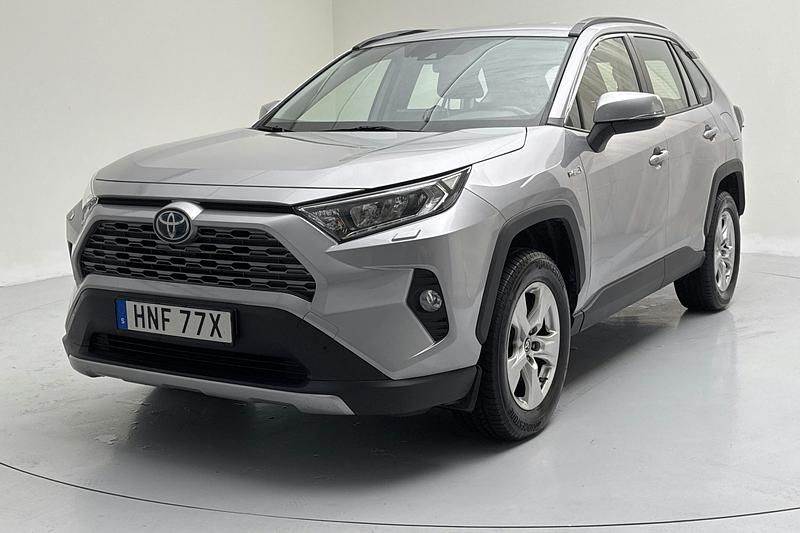 Silver Begagnad 2021 Toyota RAV4 Active SUV | 311 000 kr - Bild 1/4