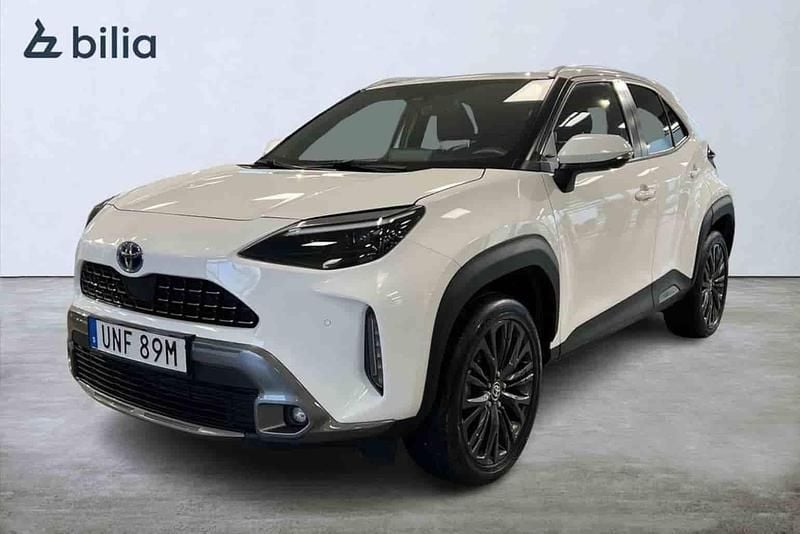 Vit Begagnad 2022 Toyota Yaris Cross SUV | 309 900 kr - Bild 1/1