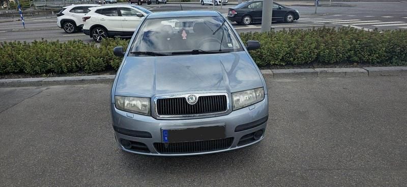 Grå Begagnad 2006 Skoda Fabia Kombi | 28 900 kr - Bild 1/4