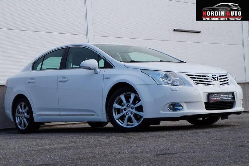 Begagnad Toyota Avensis 150 HK (110 kW) 2009 Vit Sedan
