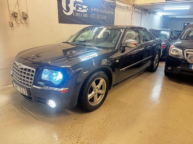Svart Begagnad 2009 Chrysler 300C Sedan | 64 900 kr - Bild 1/4