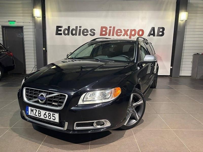 Svart Begagnad 2012 Volvo V70 R-Design Kombi | 89 900 kr (Dyr) - Bild 1/4