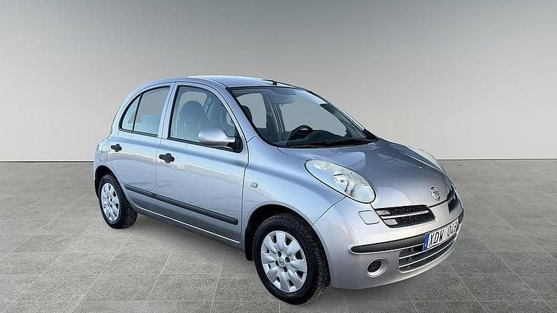 Begagnad Nissan Micra 82 HK (60 kW) 2005 Silver Halvkombi